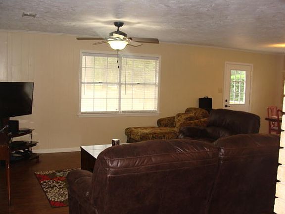 5th image of 905 Chinquapin Dr