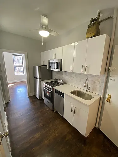 442 W 54th St #14 Photo 1 442 W 54th St #14 Photo 1