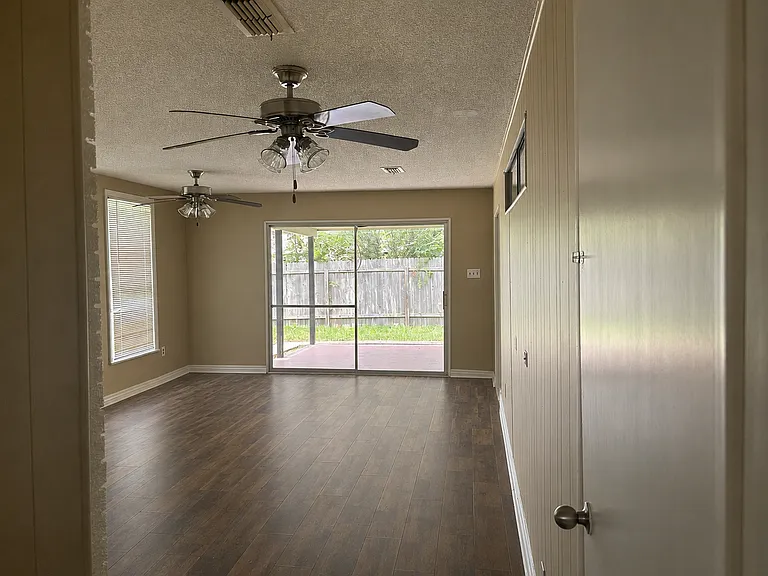1511 Anita St — Photo 5