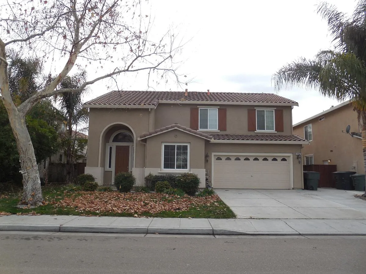 2224 Clemente Ln photo 1