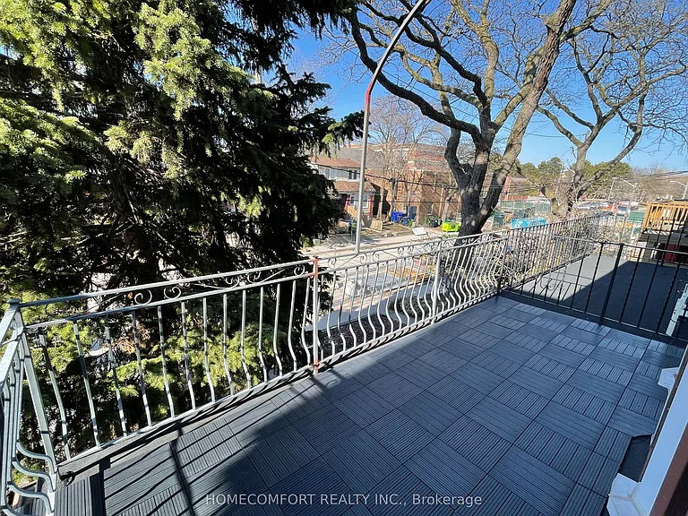 33 Strathmore Blvd #UPPER — Photo 21