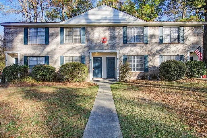 300 Crestview Dr #D