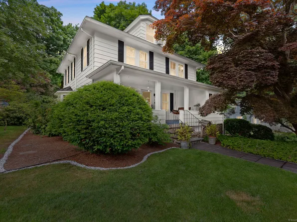 13 Glendenning Street, Norwalk, CT 06851