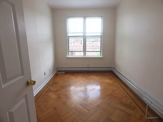 Rented by BuySell Real Estate Inc | media 58