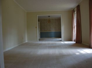 1200 Jenkins Dr, Auburn, AL 36830