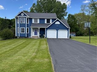 2318 Wellington Dr S, Cazenovia, NY