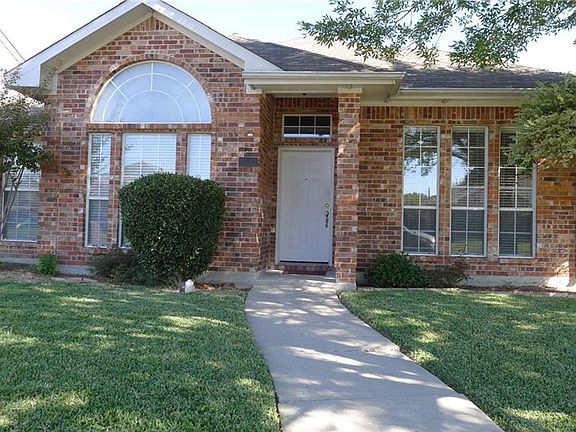 4th image of 2205 Chapman Dr