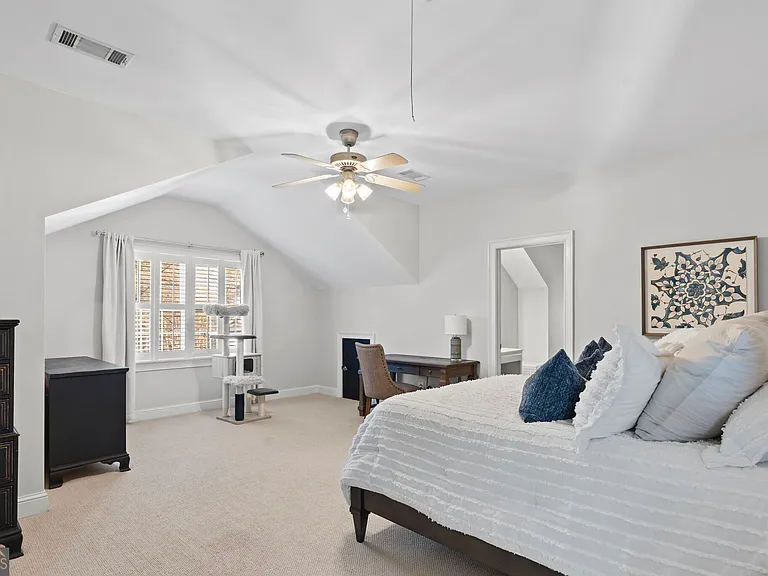 102 N Cove Dr — Photo 23