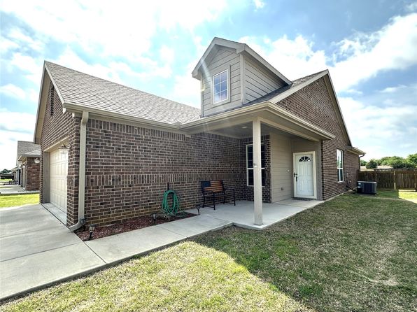 205 Cottonwood St, Calera, OK 74730