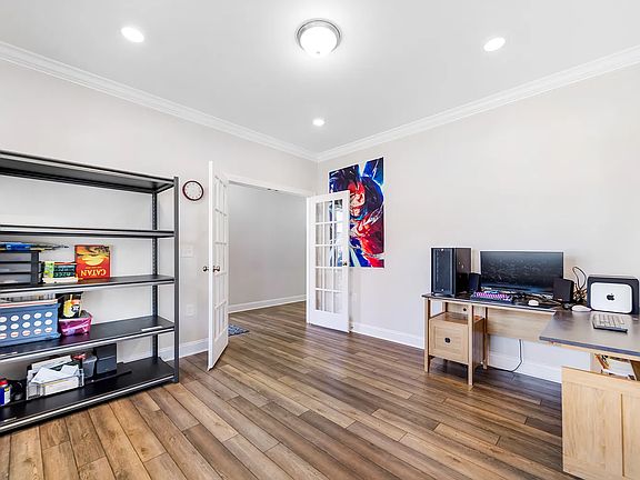 5th image of 608 Cormiche Ln
