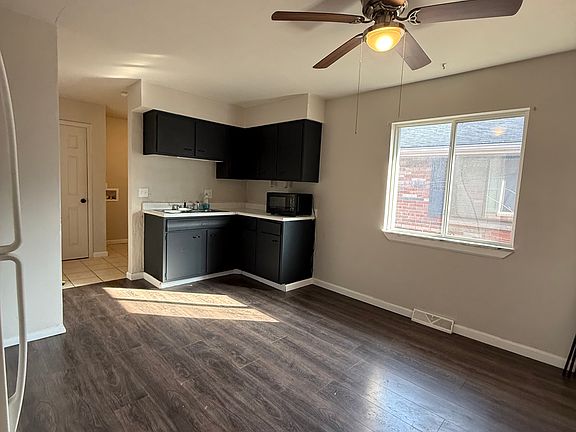 4th image of 3226 Kilarney Dr APT A