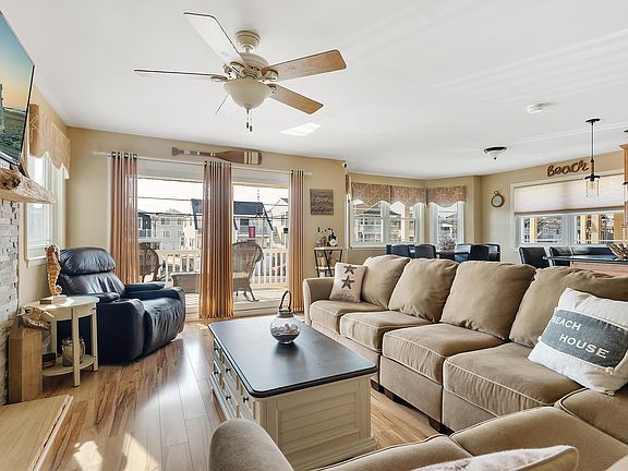 5th image of 4608 West Ave APT 1