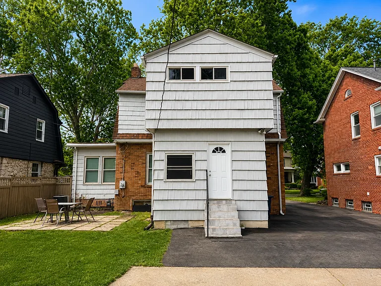 2449 Dale Ave — Photo 7