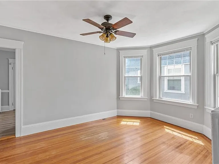 155 Irving Ave — Photo 10