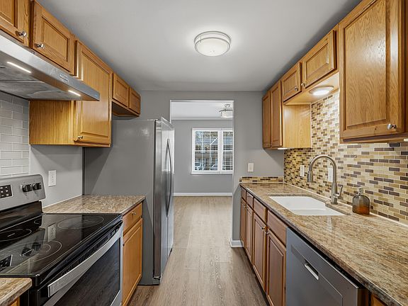 5th image of 7715 Ohmann Ct