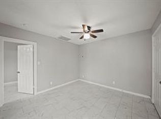 2002 Mustang Rd APT 8, Alvin, TX 77511