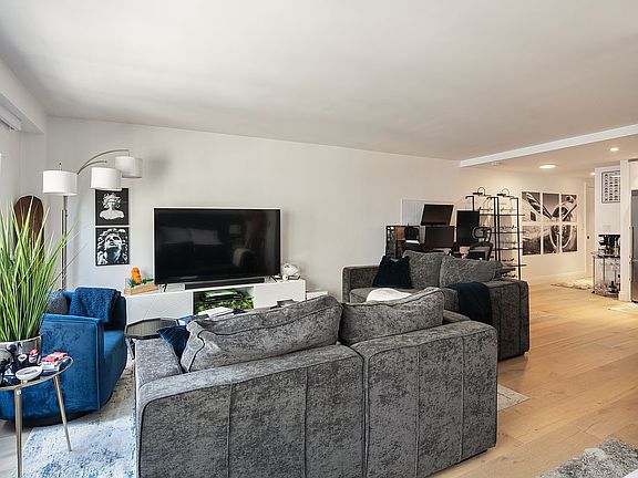2nd image of 85 Livingston St APT 14B