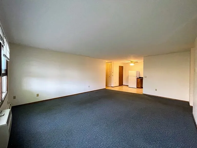 401 9th St SE #204 — Photo 9