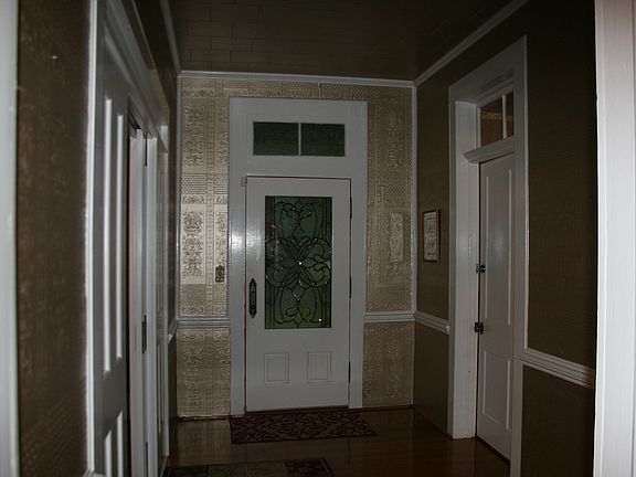 2nd image of 218 S Washington St