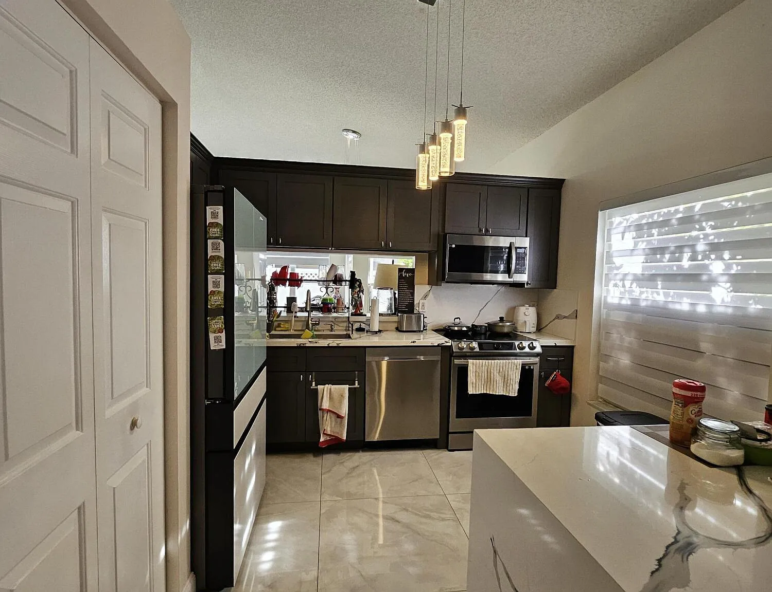 3 bed, 2.0 bath, 1627 sqft, $3,600 — Photo 2