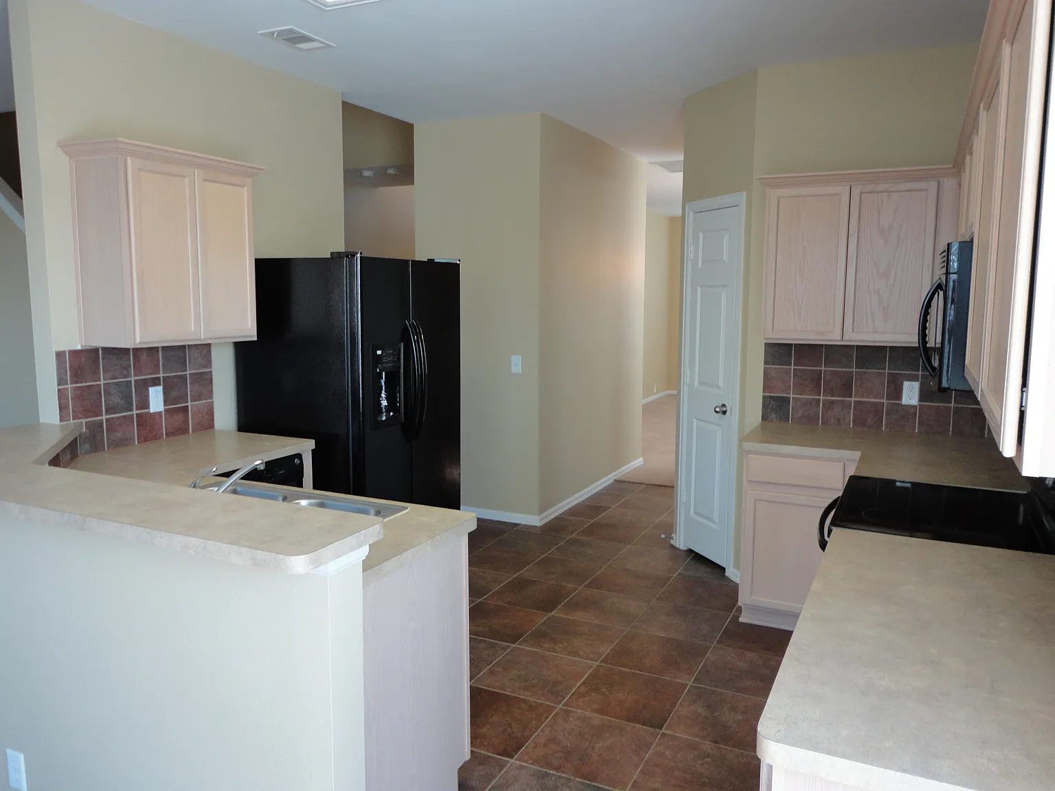 5 bed, 2.0 bath, 3066 sqft, $2,795 — Photo 2