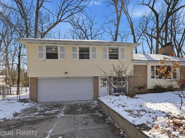 4448 Greenwood Dr, Okemos, MI 48864