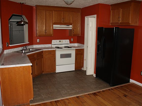 2nd image of 1315 Fairmont Dr