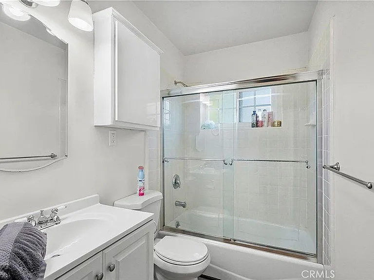 16757 Ludlow St — Photo 16