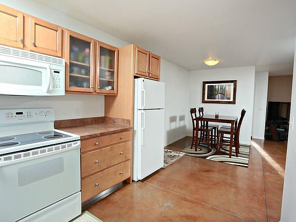 5th image of 3939 Yorkshire Ct N