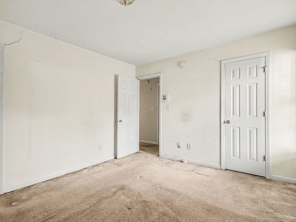 4th image of 421 Longfellow St