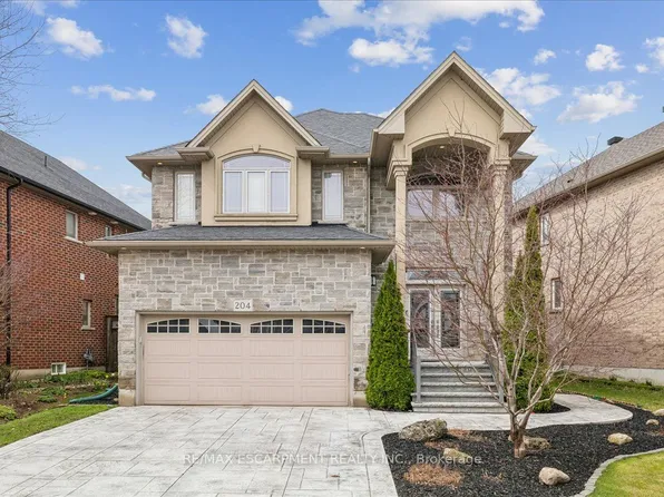 204 Vinton Rd, Hamilton, ON L9K 0G8