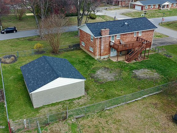 4th image of 2700 Stephan Rd