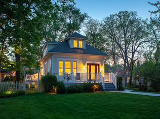 502 Lincoln Ave, Fox River Grove, IL 60021