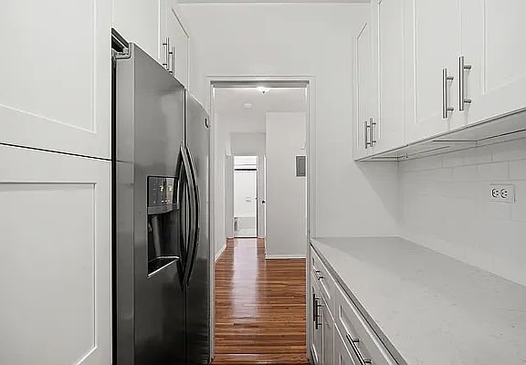 3rd image of 640 W 231st St APT 5E