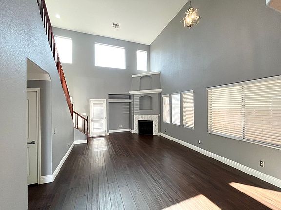 4th image of 8273 Settlers Inn Ct