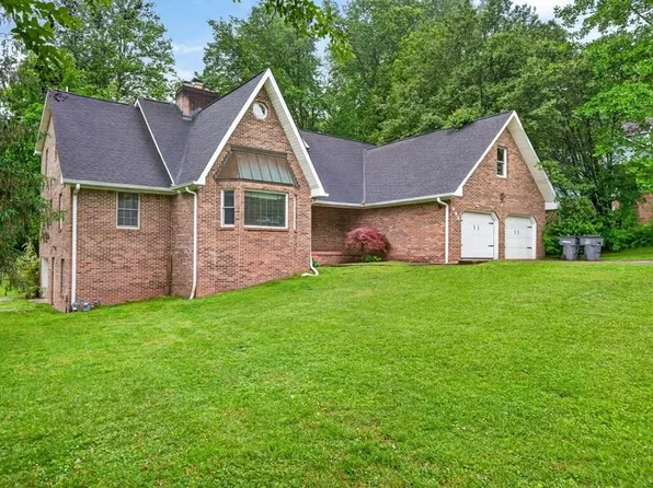 866 Pen Oak Dr, Cookeville, TN 38501