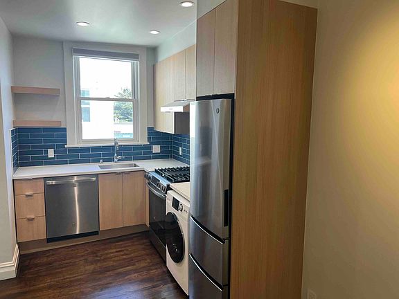 4th image of 349 Fillmore St #303