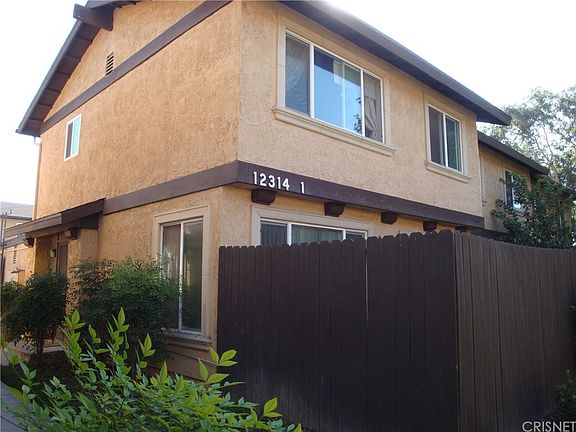 2nd image of 12314 Runnymede St Unit 1