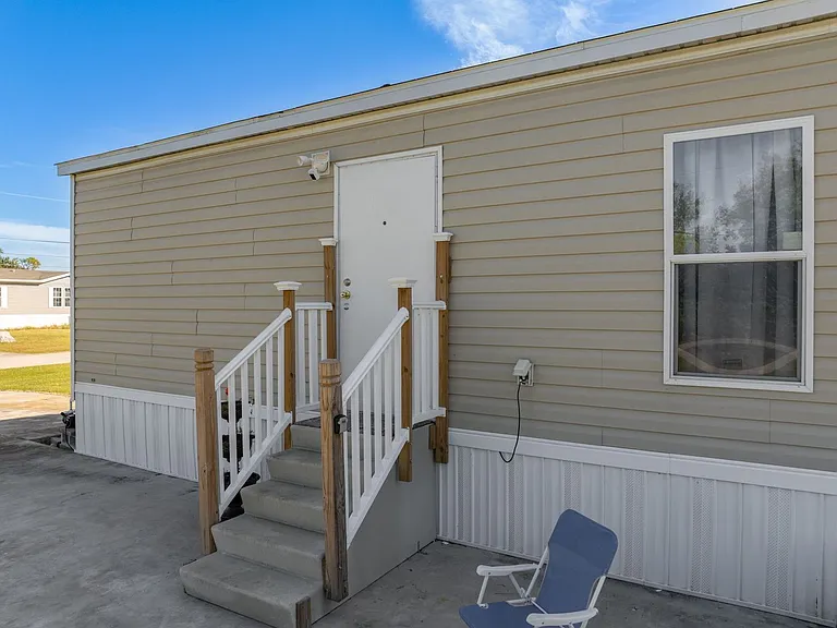 27851 Roanoke Cir — Photo 2