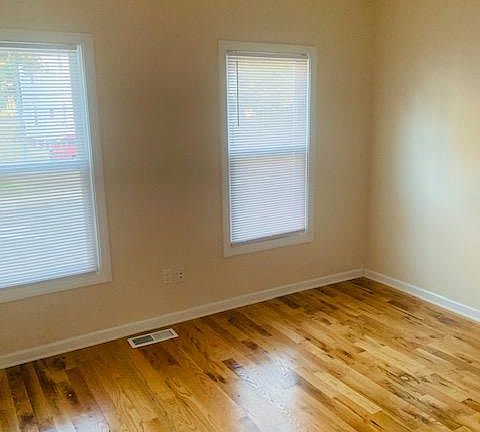 4th image of 22 Ann St Floor 1