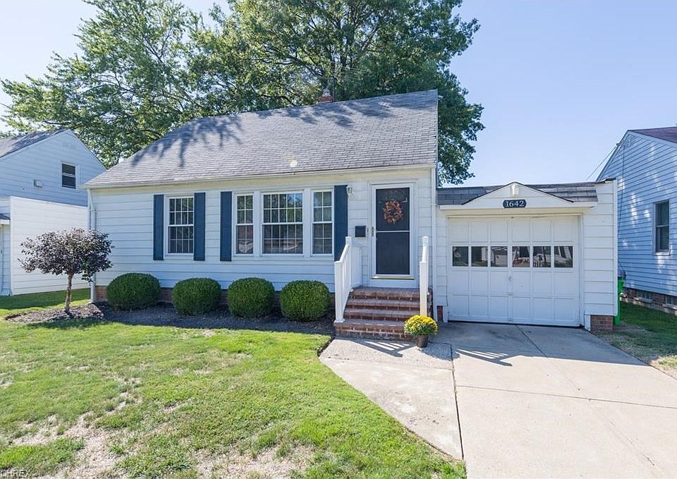 1st image of 1642 Longwood Dr