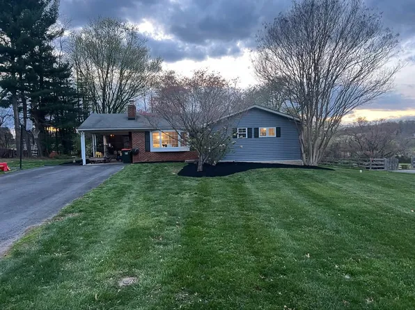 6122 Rolling View Dr #1, Sykesville, MD 21784