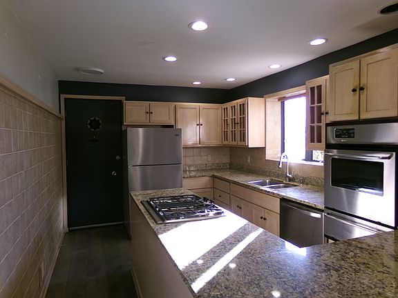 5th image of 4519 N Harding Ave APT 1