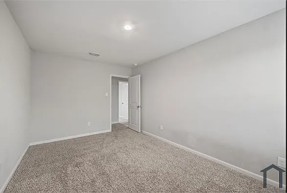 2105 Rougle Ct — Photo 10