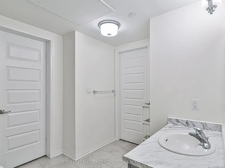 2 Adam Sellers St #601 — Photo 28