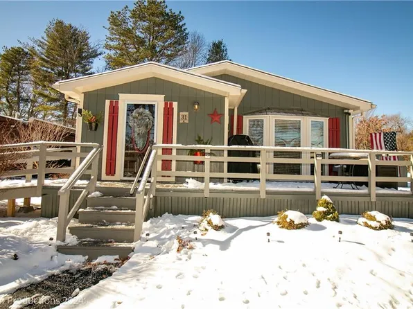 31 Milton Ln, Coventry, RI 02816
