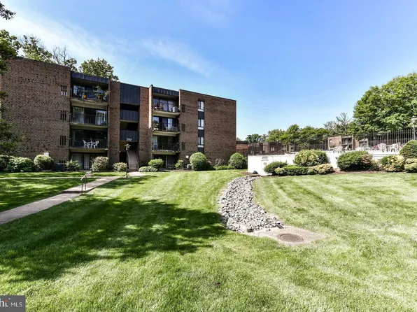 7802 Dassett Ct APT 203, Annandale, VA 22003