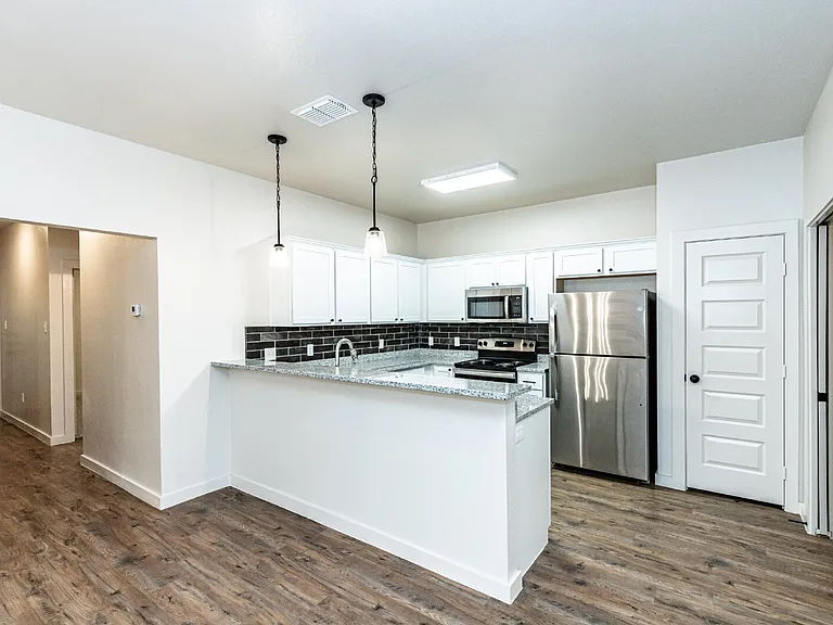 1008 N 7th St — Photo 13
