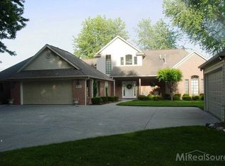 8319 River Rd, Marine City, MI 48039