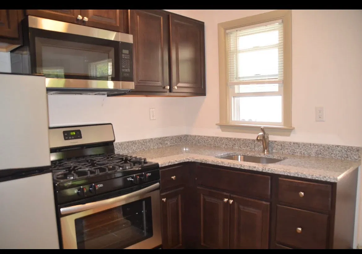 1 bed, 601 sqft, $1,700 — Photo 2
